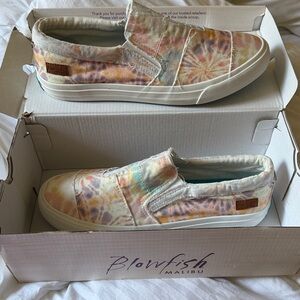 BLOWFISH Malibu Play Rainbow Tie Dye Canvas Slip On Sneakers NIB